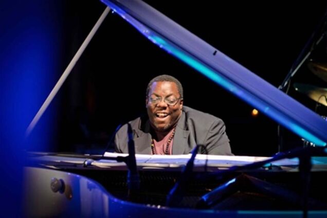 Сайрус Чейстнат написал песню за ночь