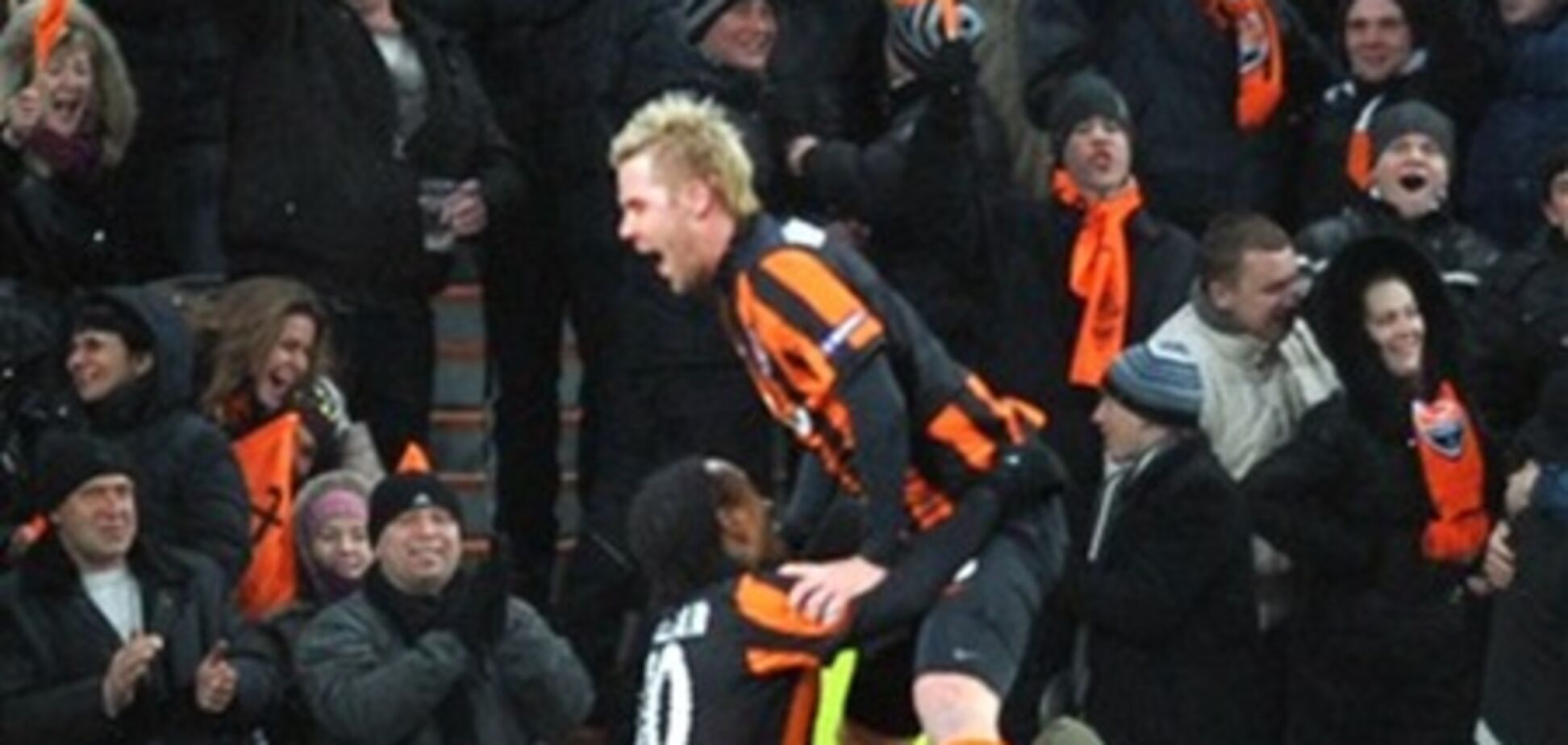 К фанам 'Зенита' в Донецке приставят стюардов с навыками рукопашного боя