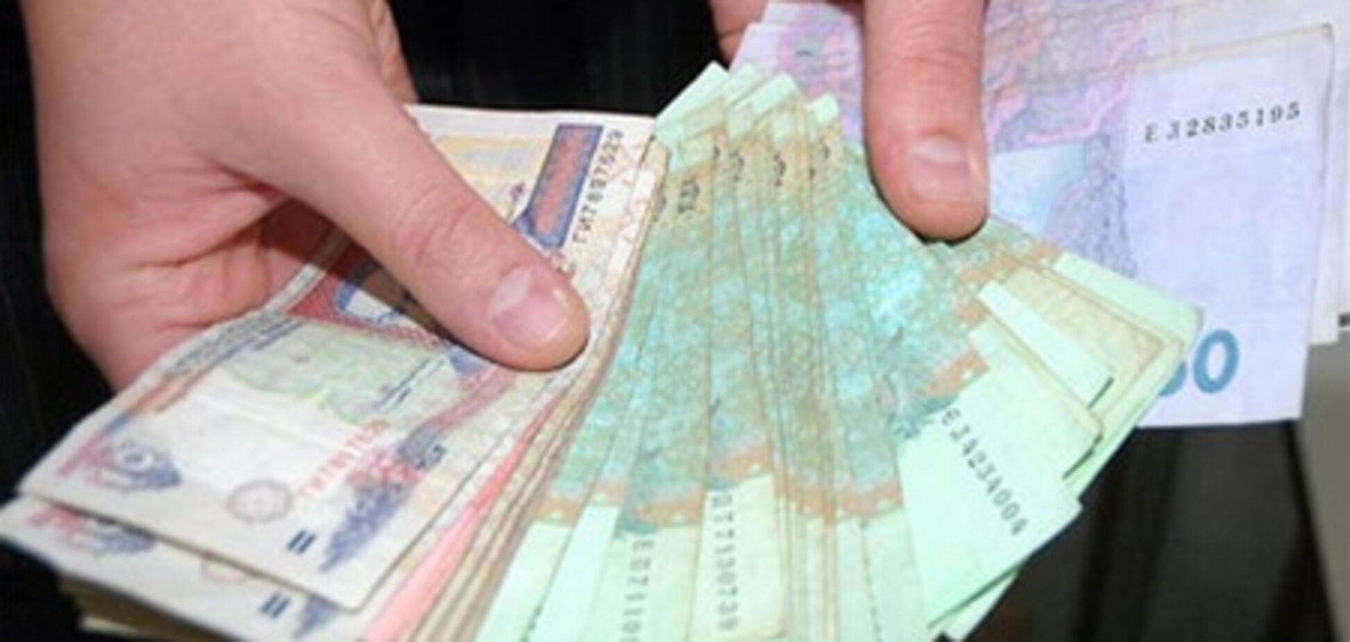 Активнее всех в уныние впадают украинцы с доходом выше среднего