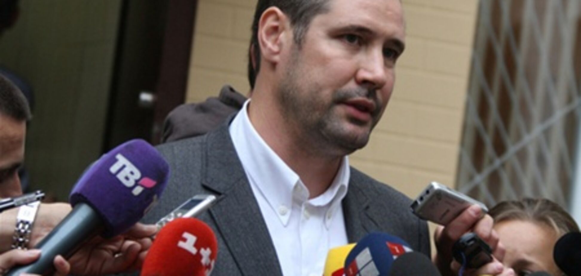 Тимошенко скаржиться на болі в спині
