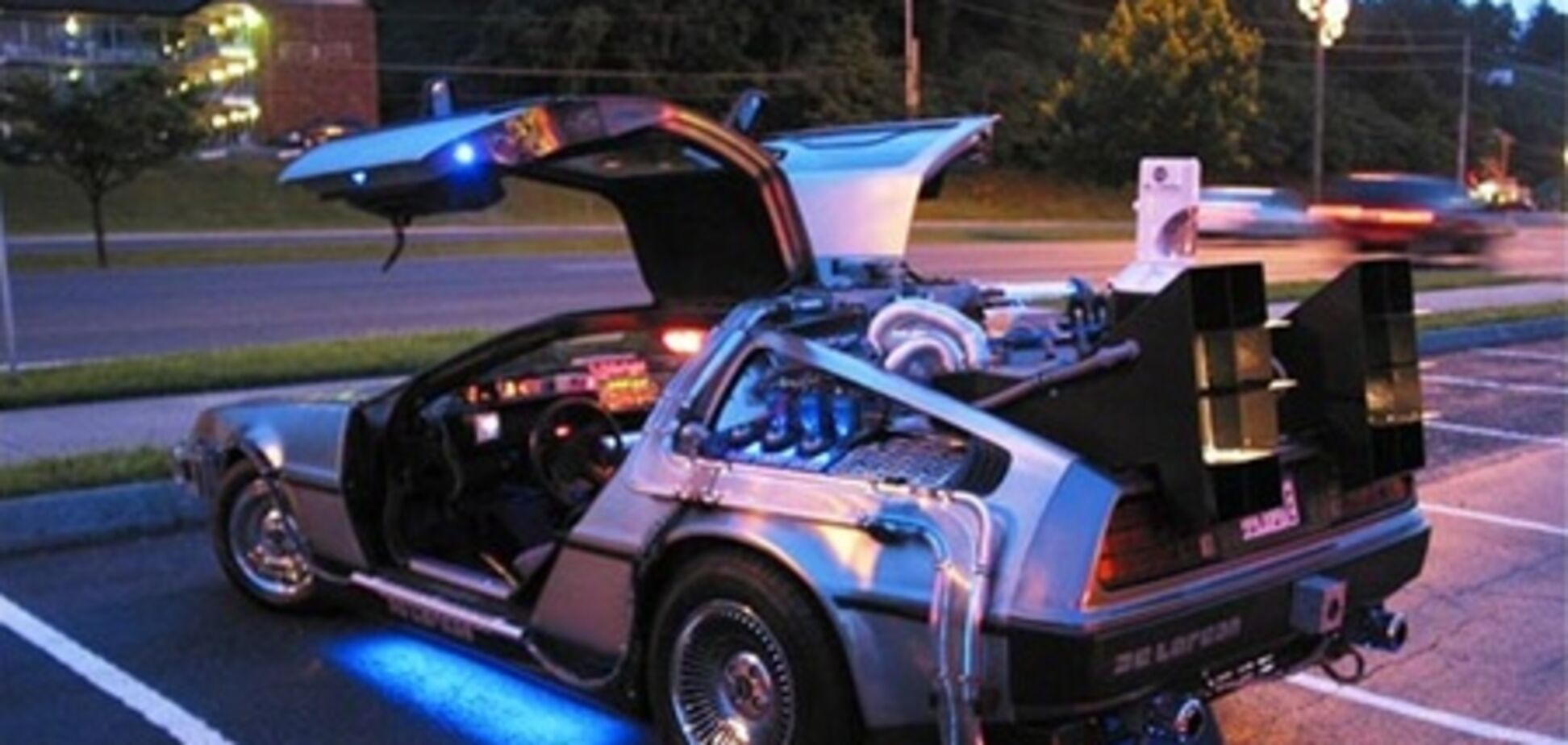 DeLorean из фильма «Назад в будущее» возродят. Фото