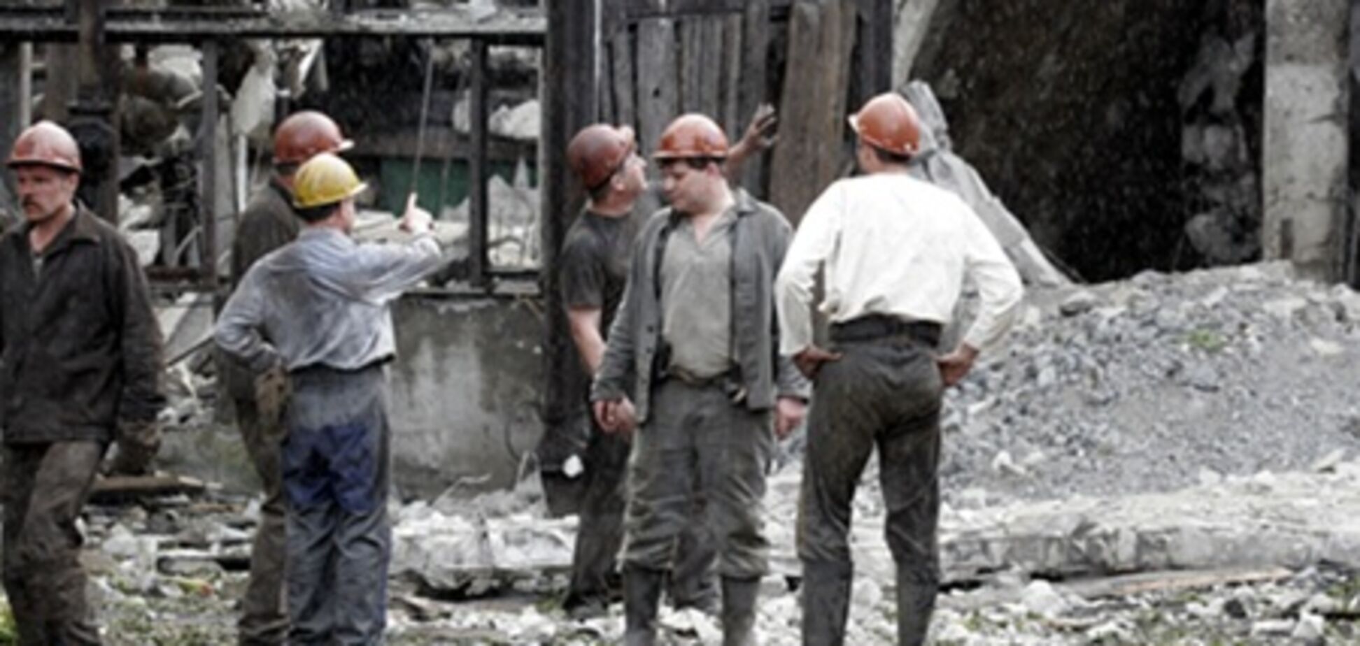 В Донецке  из-под земли освободили 153 шахтера