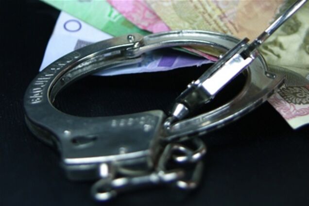 В Крыму на взятке попался крупный чиновник МЧС