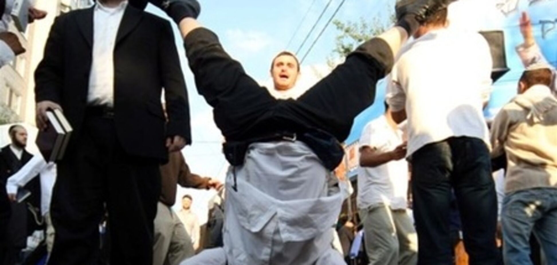 Хасиди-паломники почали масово виїжджати з Умані