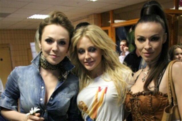 Группы 'ВиаГра' и 'Горячий шоколад' атаковала фанатка