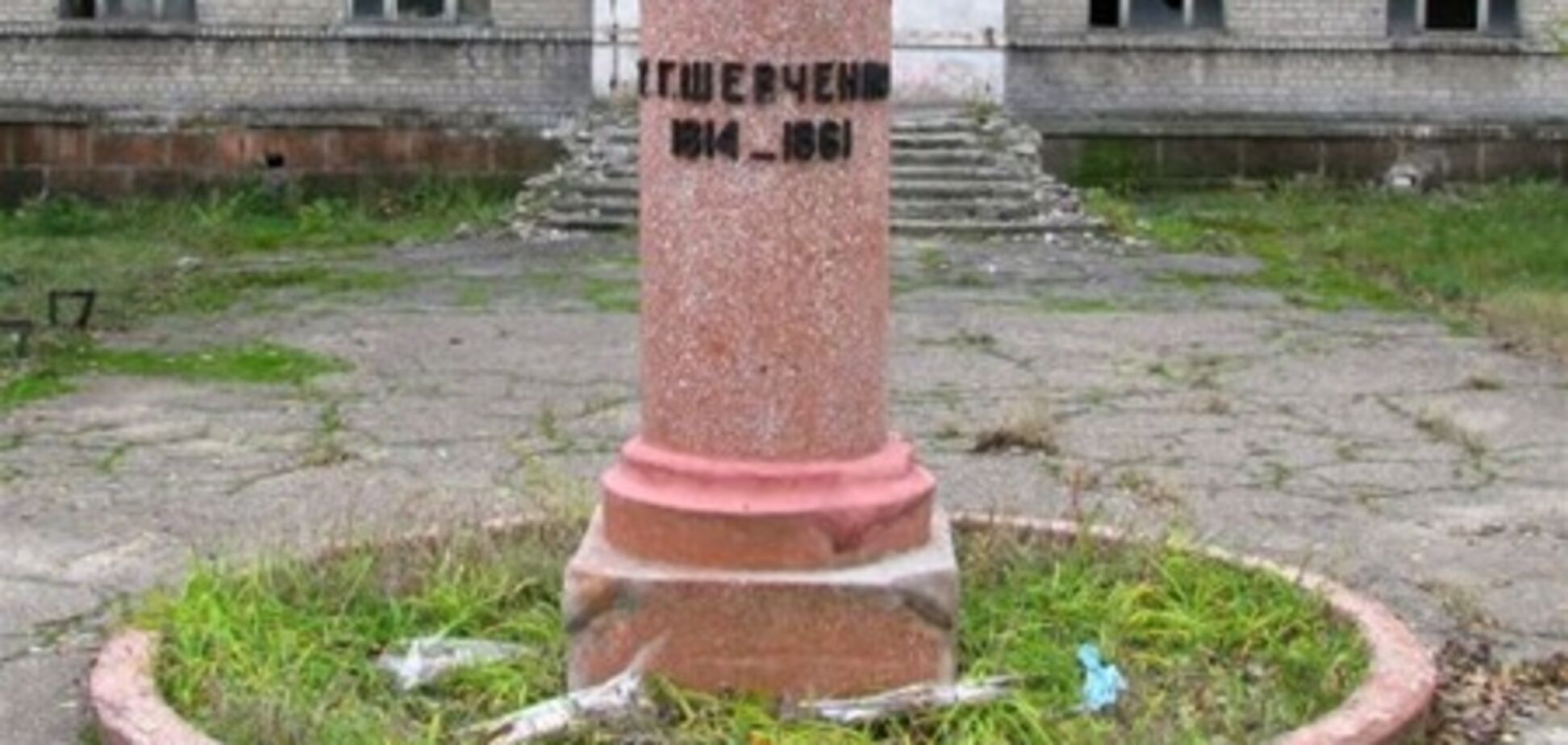У Стаханові на Луганщині вкрали пам'ятник Шевченку