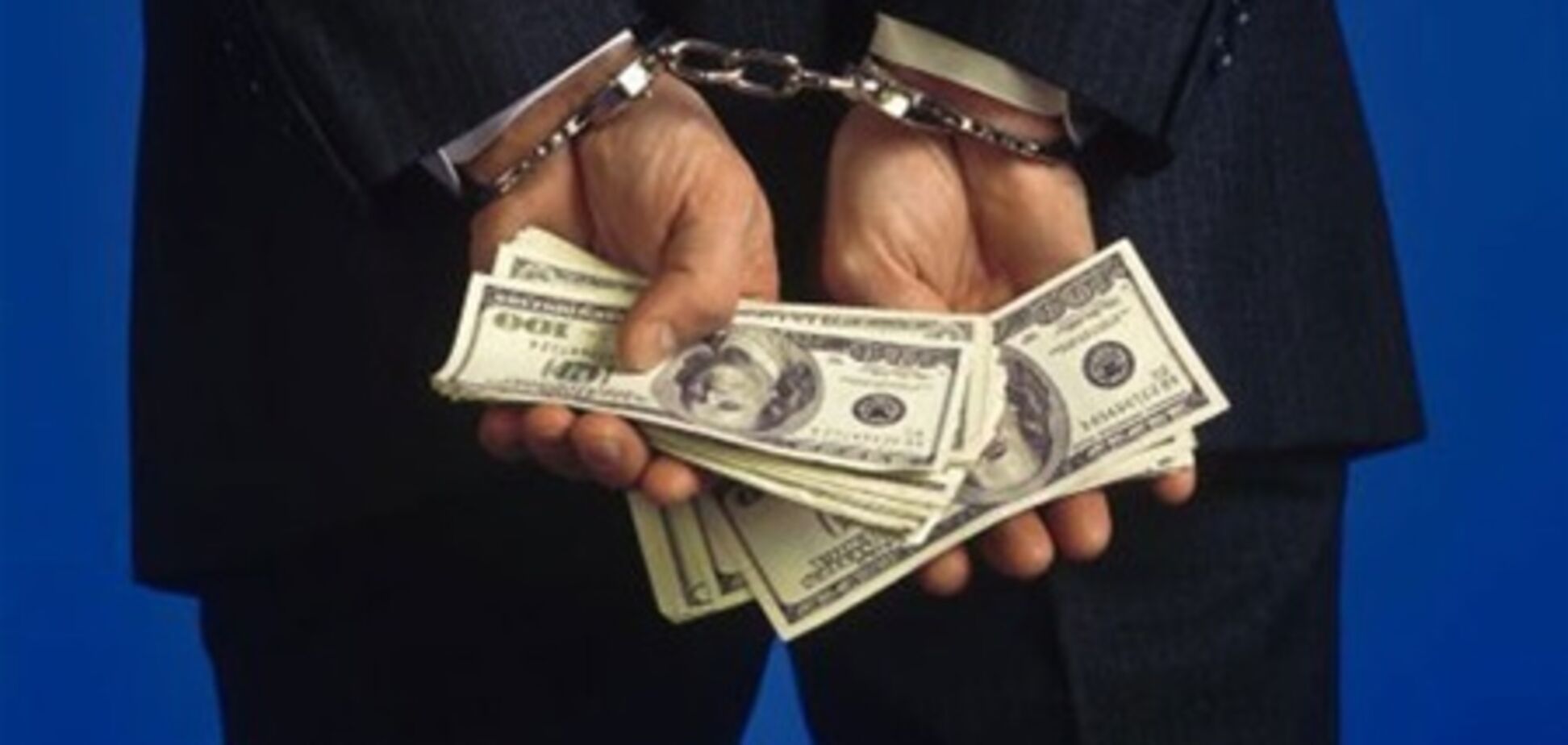 Судді з адвокатом погоріли на хабарі