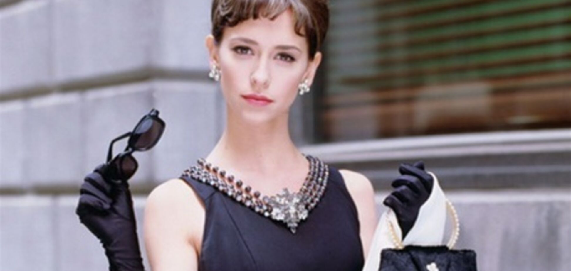 Дженнифер Лав Хьюитт в образе Одри Хепберн
