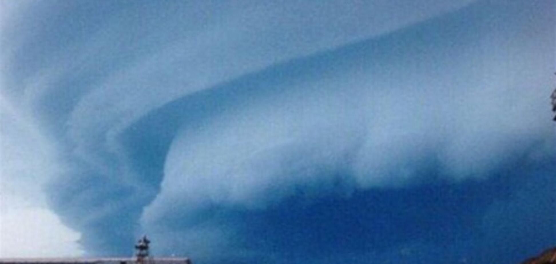 У берегов Мексики тропический шторм усилился до урагана