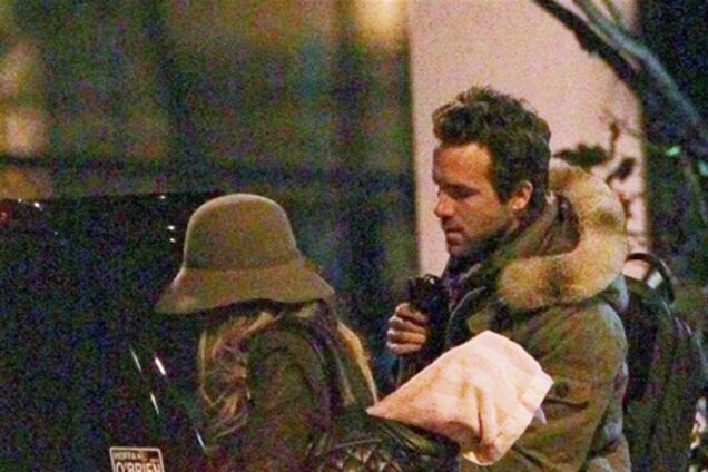 Лайвли покинула дом Рейнольдса с рассветом