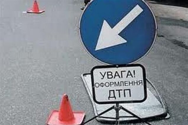 В Одесі нетверезий водій скоїв наїзд на електроопору, є жертви