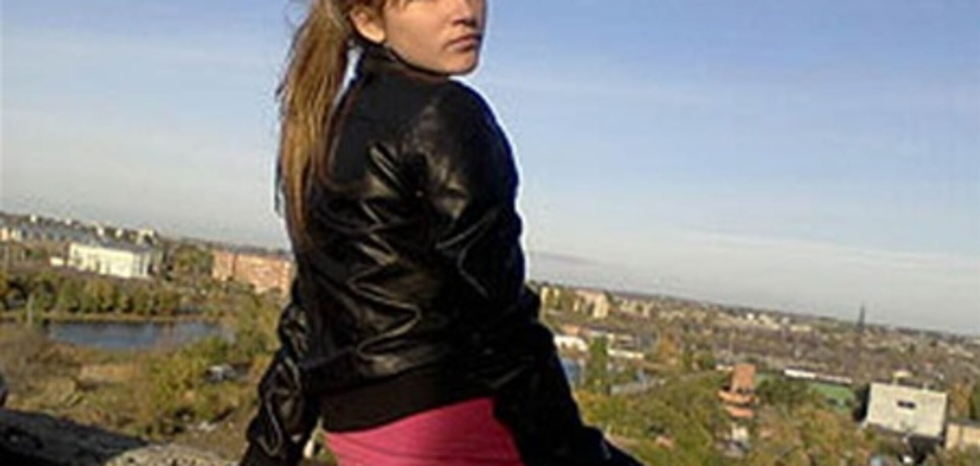 Школярка впала з даху 9-поверхового будинку під час фотосесії