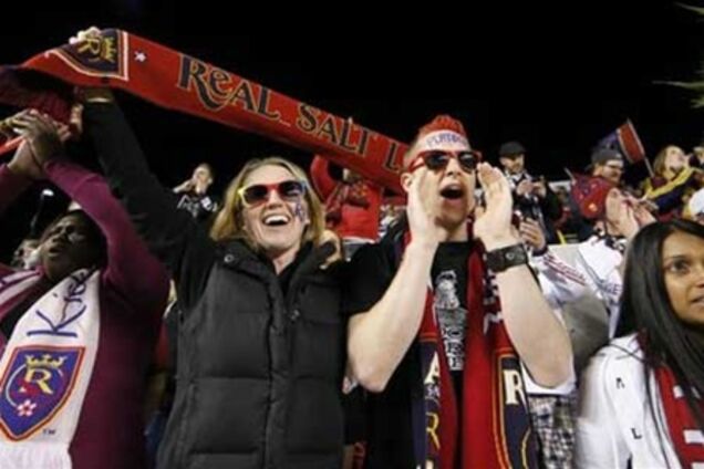 В США футбол посещают в два раза больше, чем в Украине