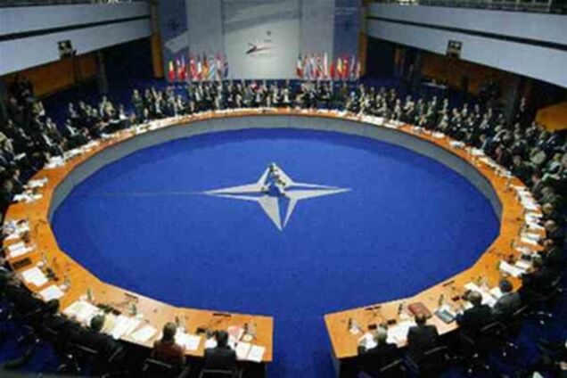НАТО: Украина сама отказалась интегрироваться в альянс