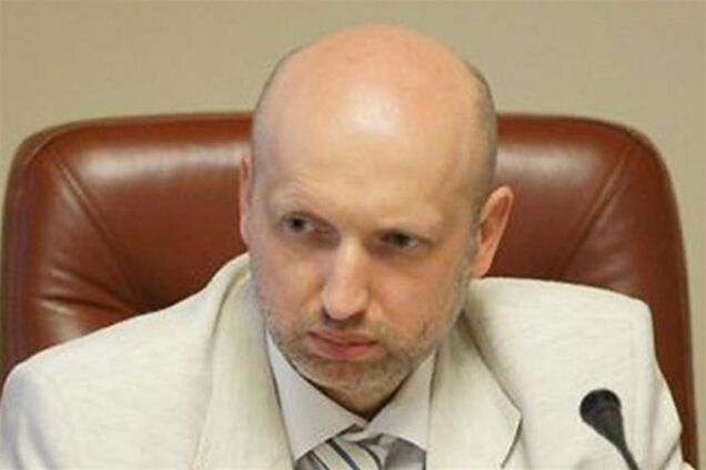 Турчинов стверджує, що Тимошенко координує діяльність опозиції з СІЗО