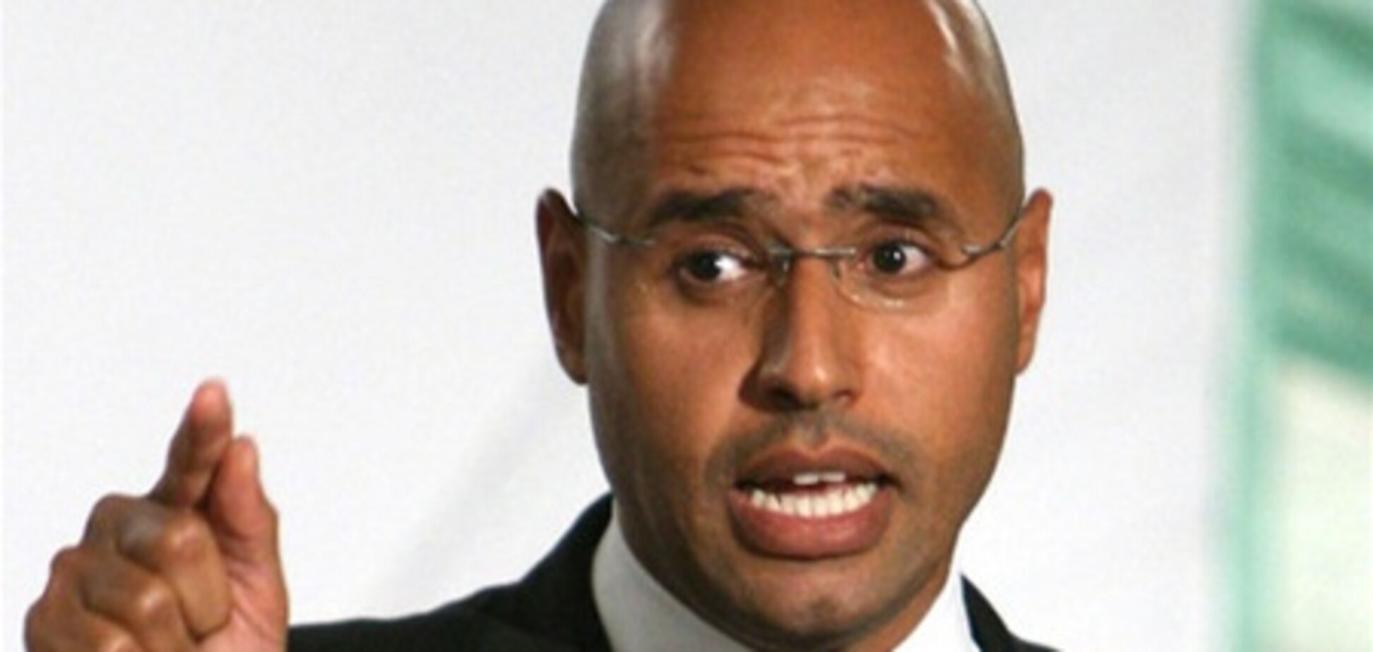 Сын Каддафи пообещал превратить жизнь предателей в ад