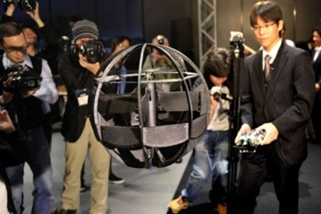 Летающий шар: чудо-гаджет из Японии. Видео