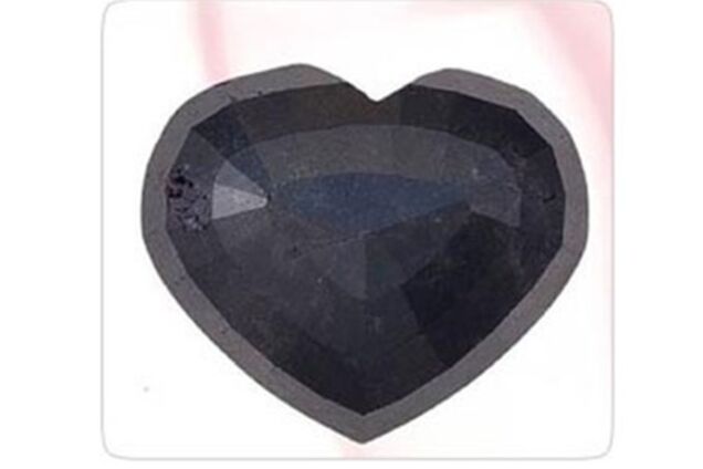 Бриллиантовое 'сердце' уйдет с молотка в Нью-Йорке