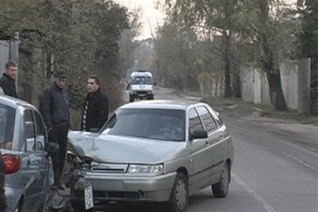 Купив машину, девушка угодила в ДТП