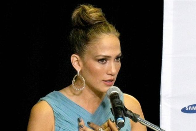 Samsung пожертвовал Лопес $500000