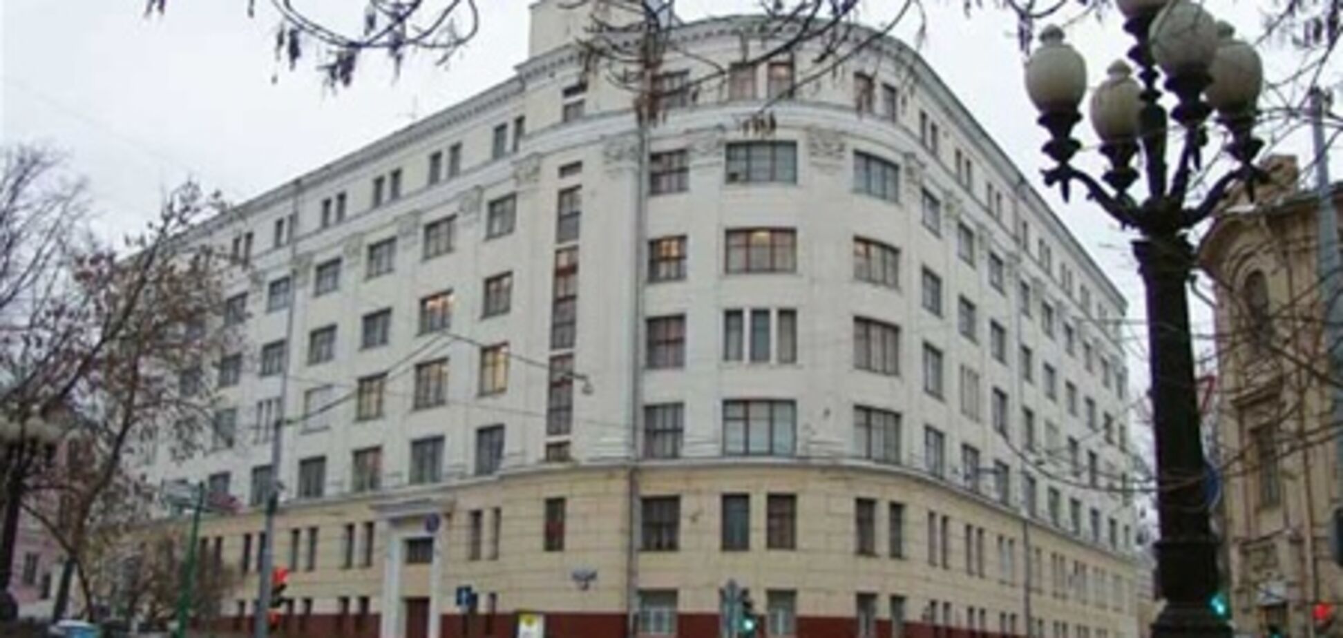 Эксперты: рубль может рухнуть на 53%