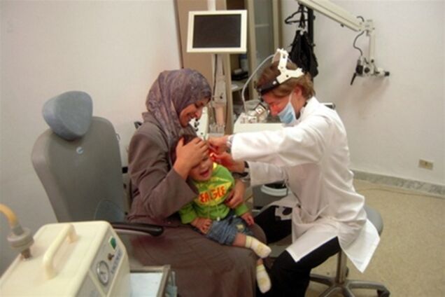 Українські медики у Лівії не збираються їхати додому