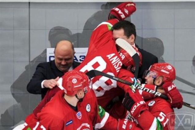 КХЛ. 'Витязь' обыграл 'Салават', 'Нефтехимик' деклассировал 'Спартак'