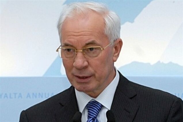 У 2012 році зарплату вчителя буде збільшено на 700 грн - Азаров