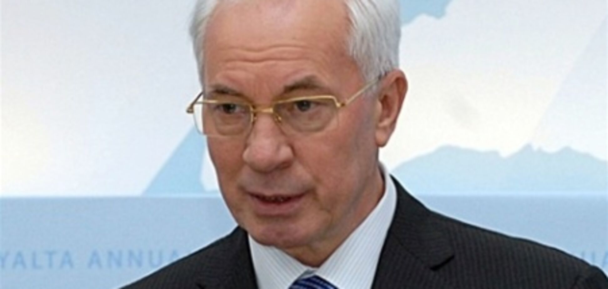 У 2012 році зарплату вчителя буде збільшено на 700 грн - Азаров