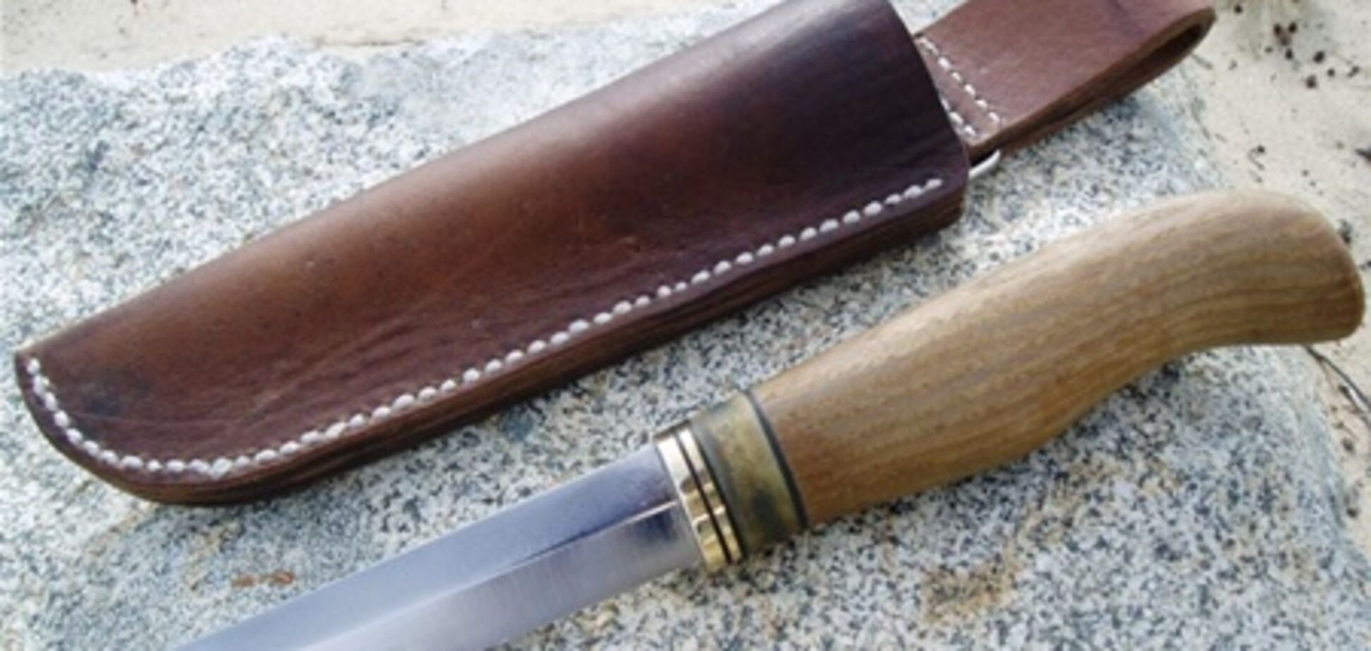 Переодягнені в міліціонерів бандити пограбували матір депутата