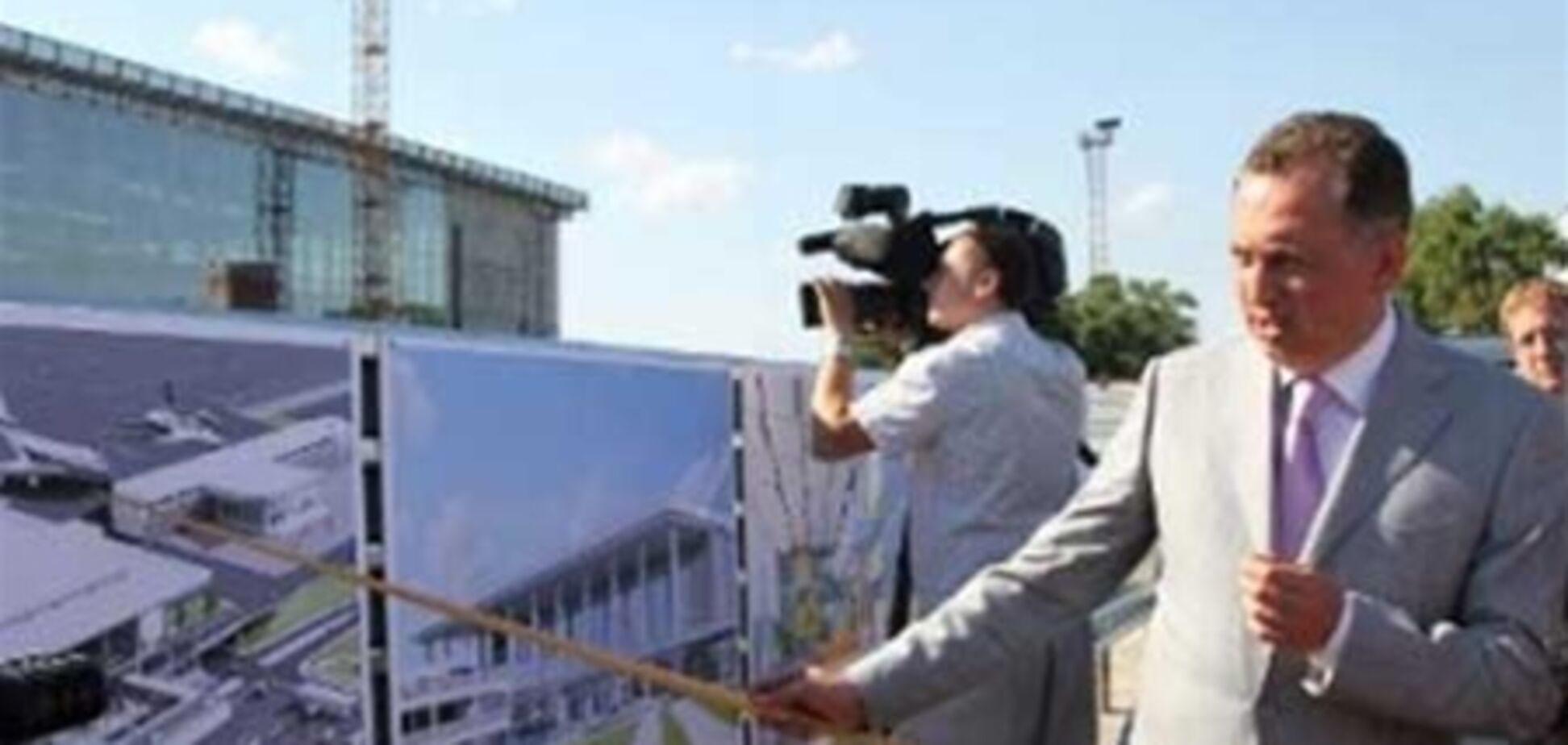 Колесников: Аэропорты начнут работать до конца марта-2012