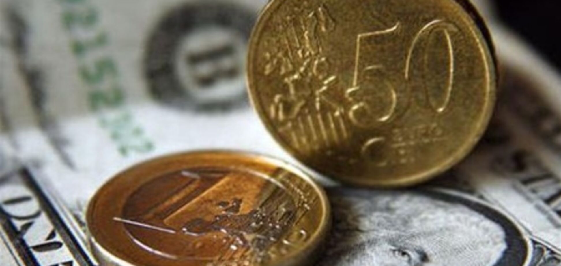 В Украине средняя зарплата выросла до 2737 грн.