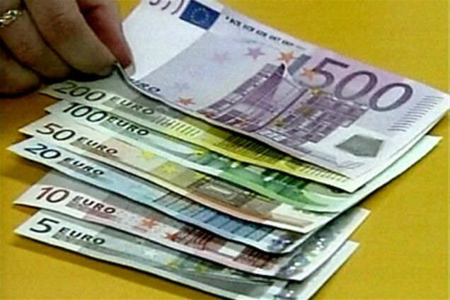 Межбанк: евро подорожал на 10 копеек