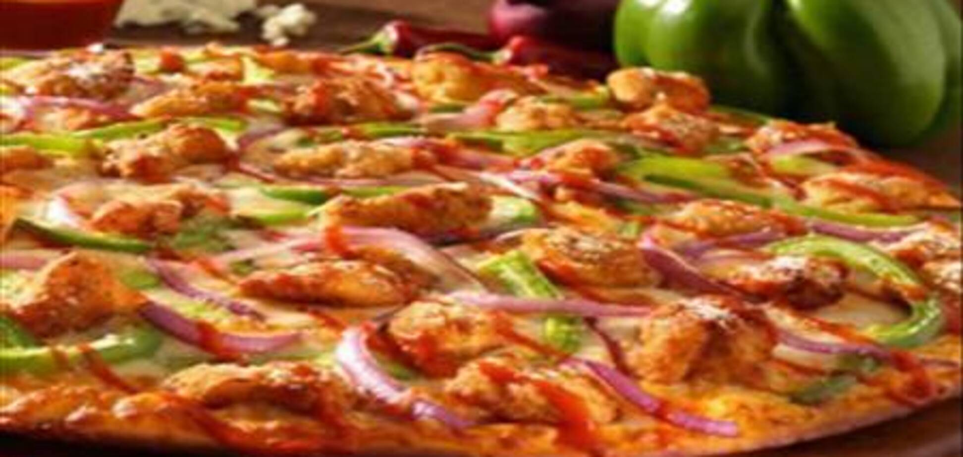 Пицца с мясом и колбасками