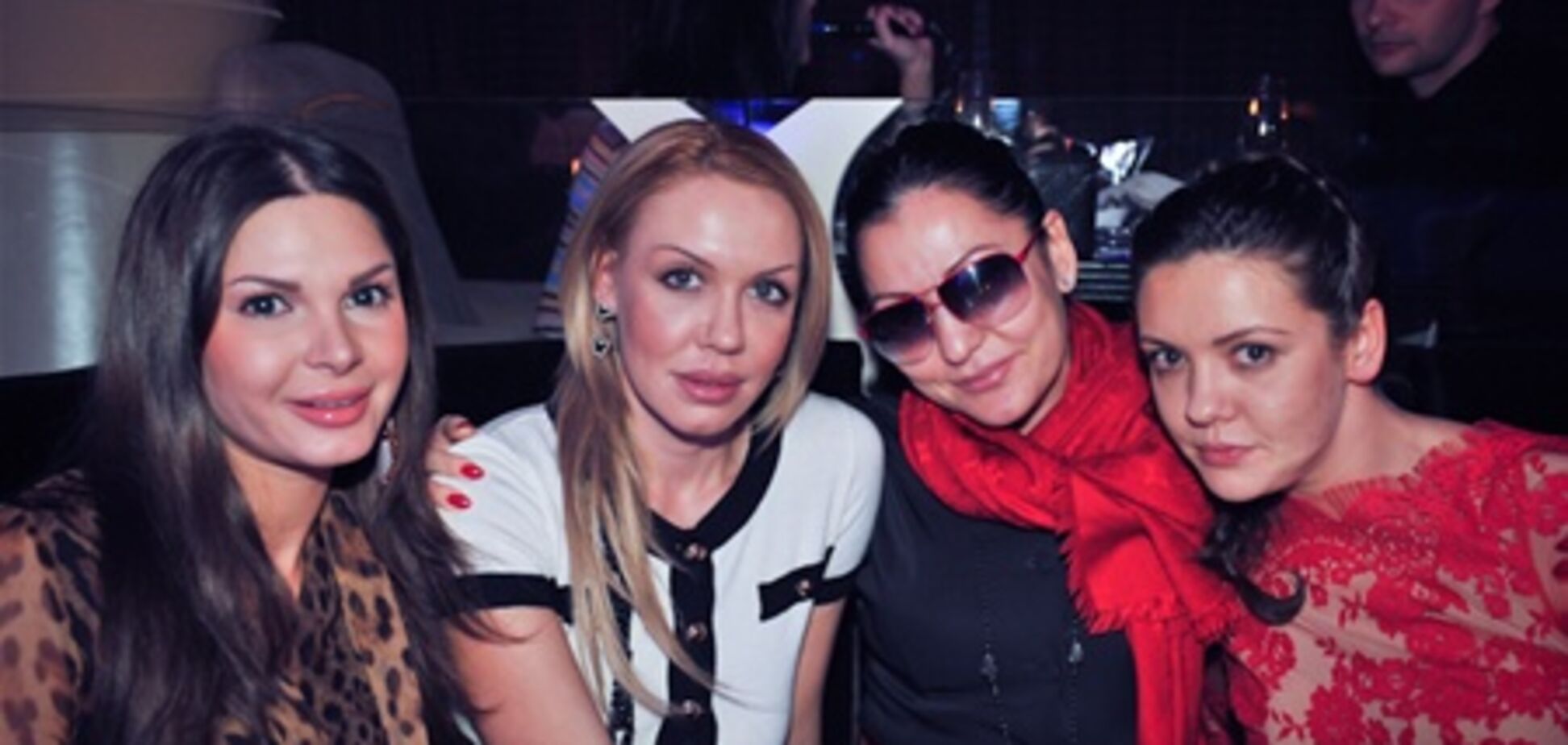 Як Айсіна запалювала на вечірці