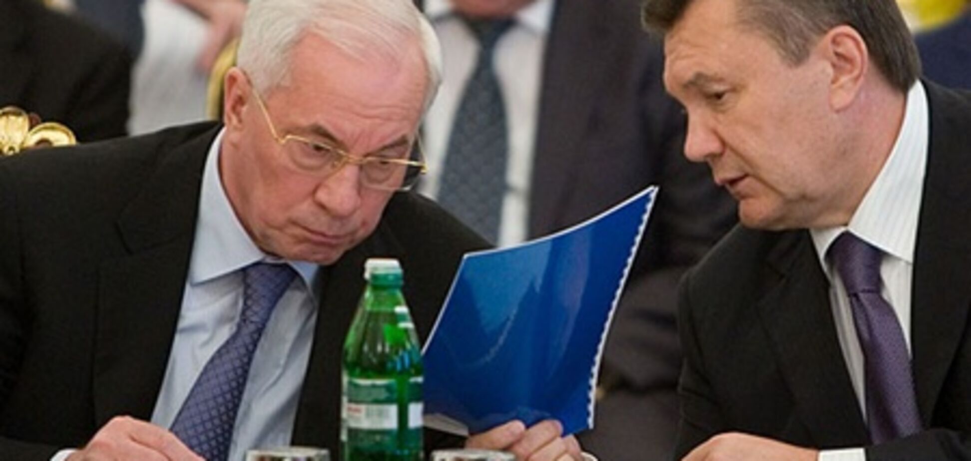 Янукович просить Азарова покарати міністрів, які не ходять в Раду