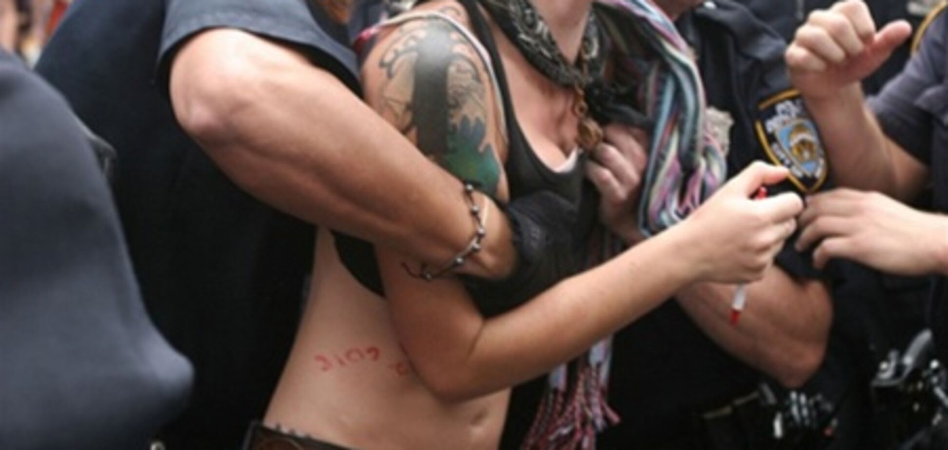 Акція 'Захопи Уолл-стріт' триває