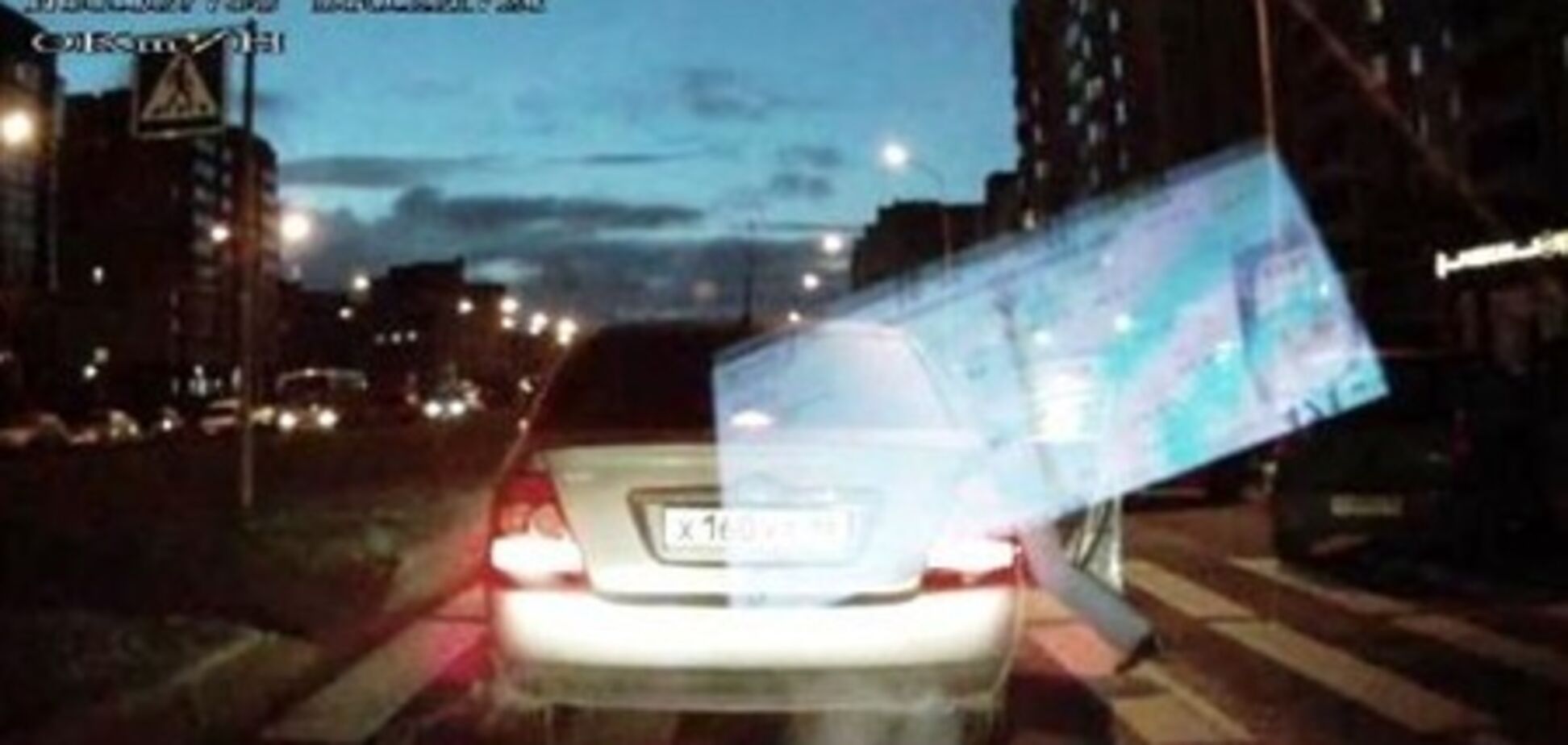 Боевой пешеход побил водителя на «зебре». Видео