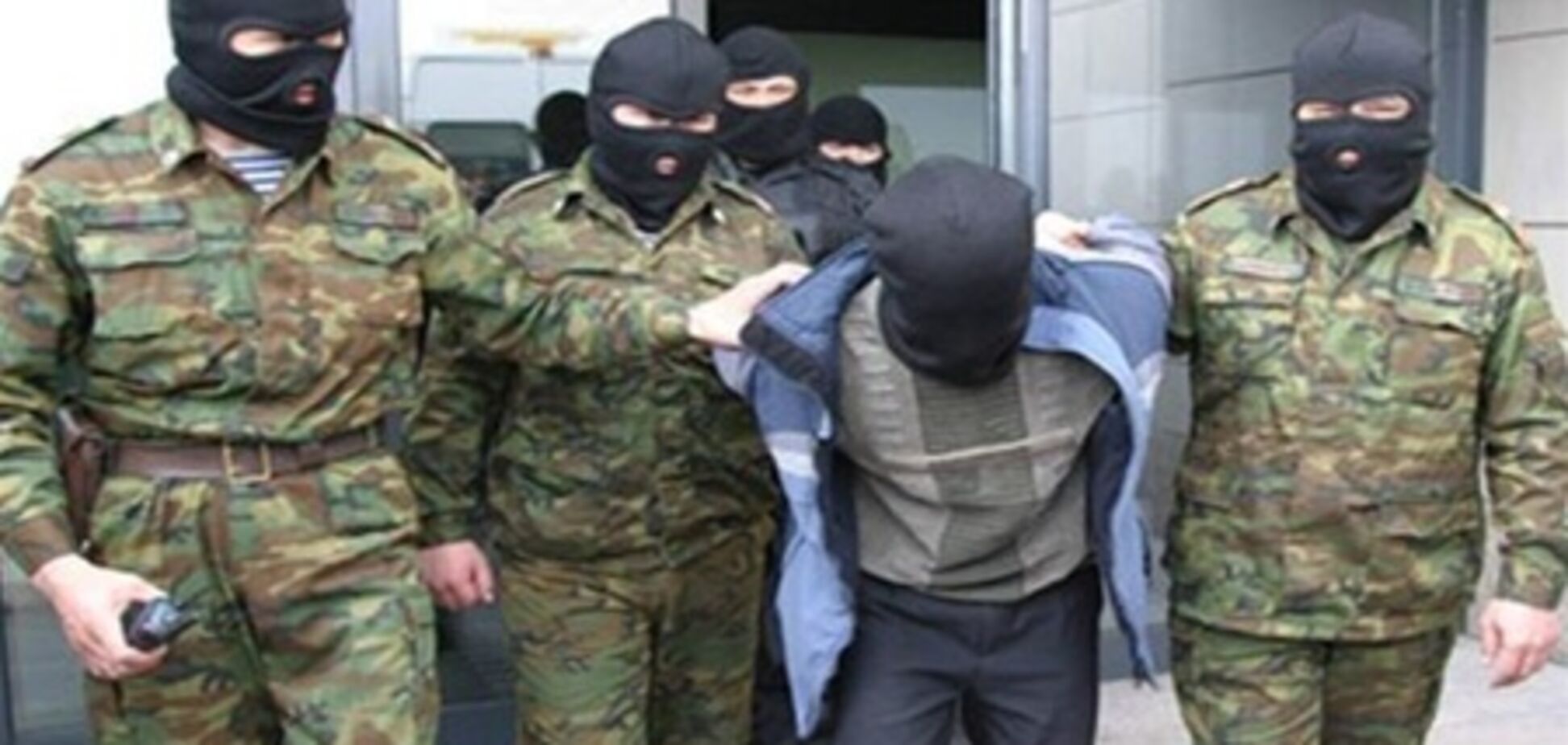 Напередодні Євро-2012 рейдери починають захоплювати готельні комплекси