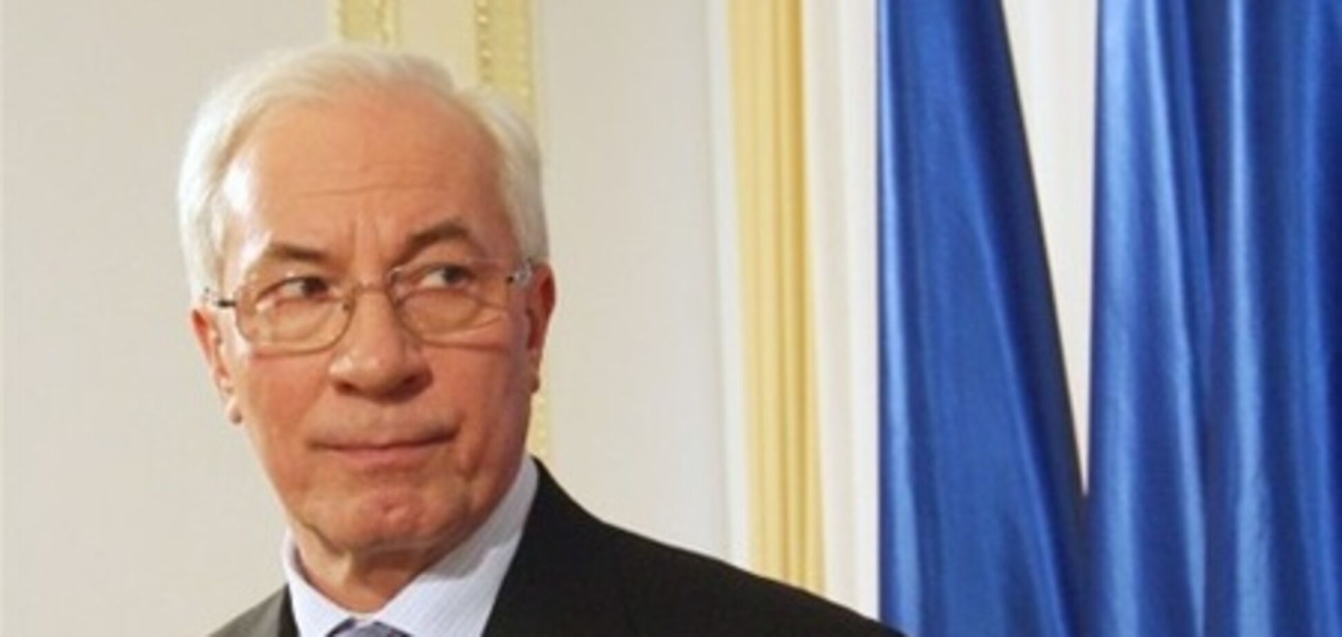 Азаров нашел крайних в падении гривни и подорожании продуктов