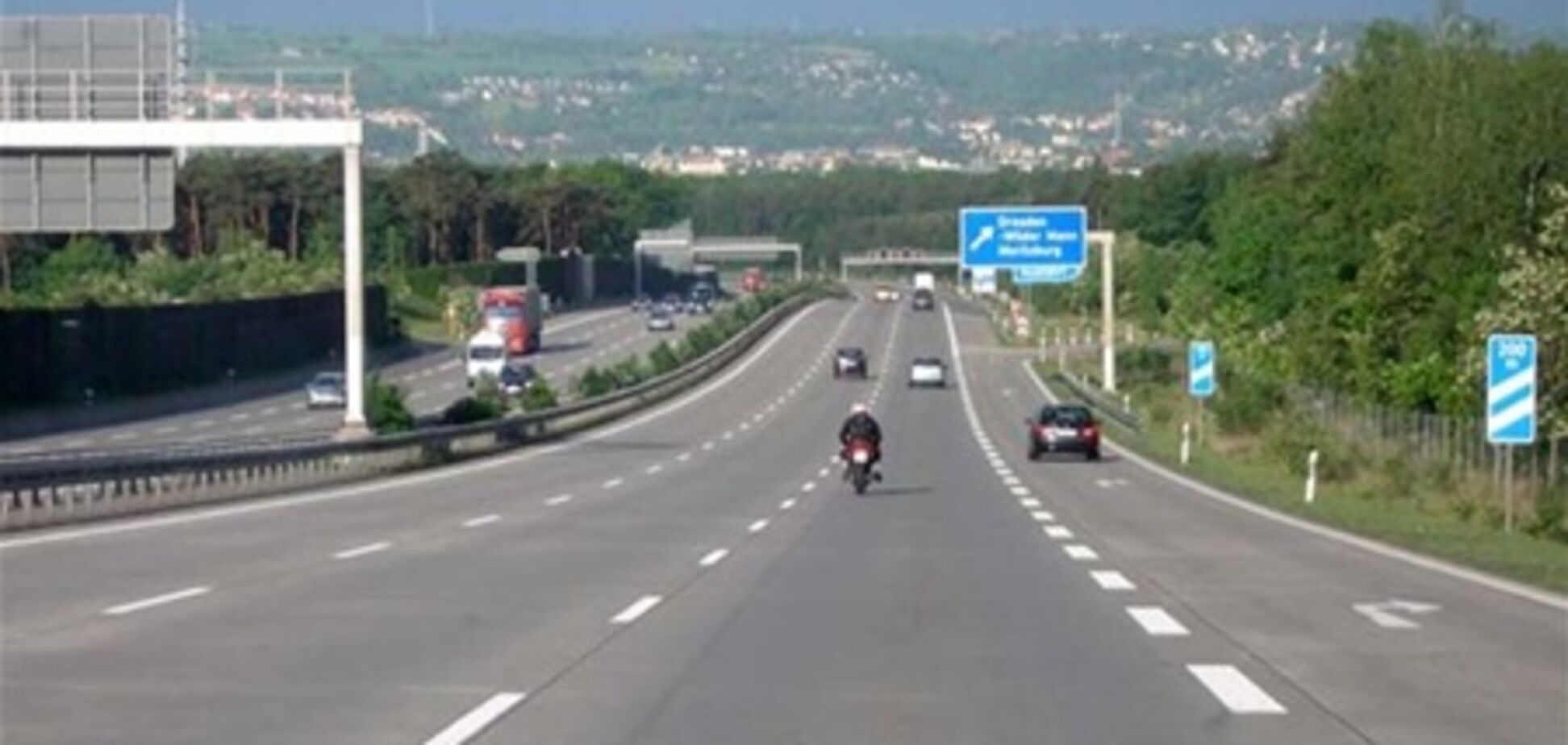 Проїзд по автобанах Німеччини можуть зробити платним для іноземців