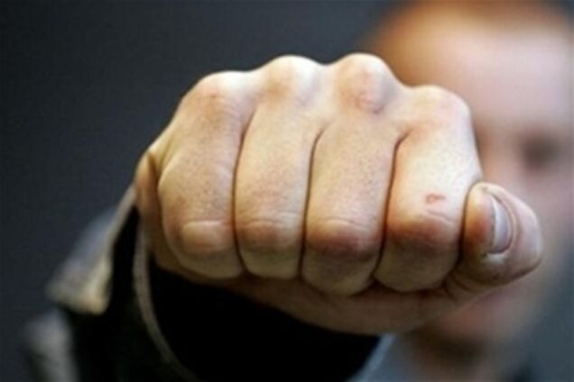 БЮТівець Шульга божиться, що це школяр його побив