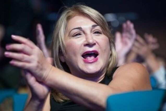 Дружина Черновецького проводить вечори з нареченим Мікі Ньютон