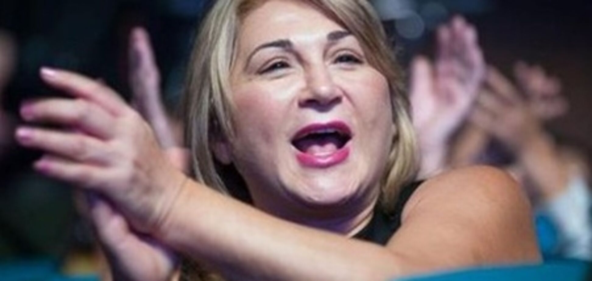 Дружина Черновецького проводить вечори з нареченим Мікі Ньютон