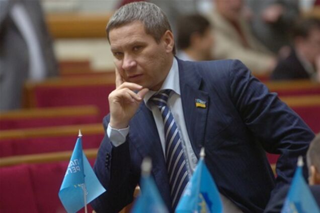 Бюджет 2012 года учитывает риски второй волны кризиса - Лукьянов