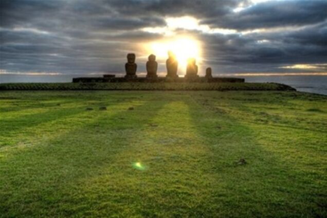 Остров Пасхи и каменные статуи Моаи