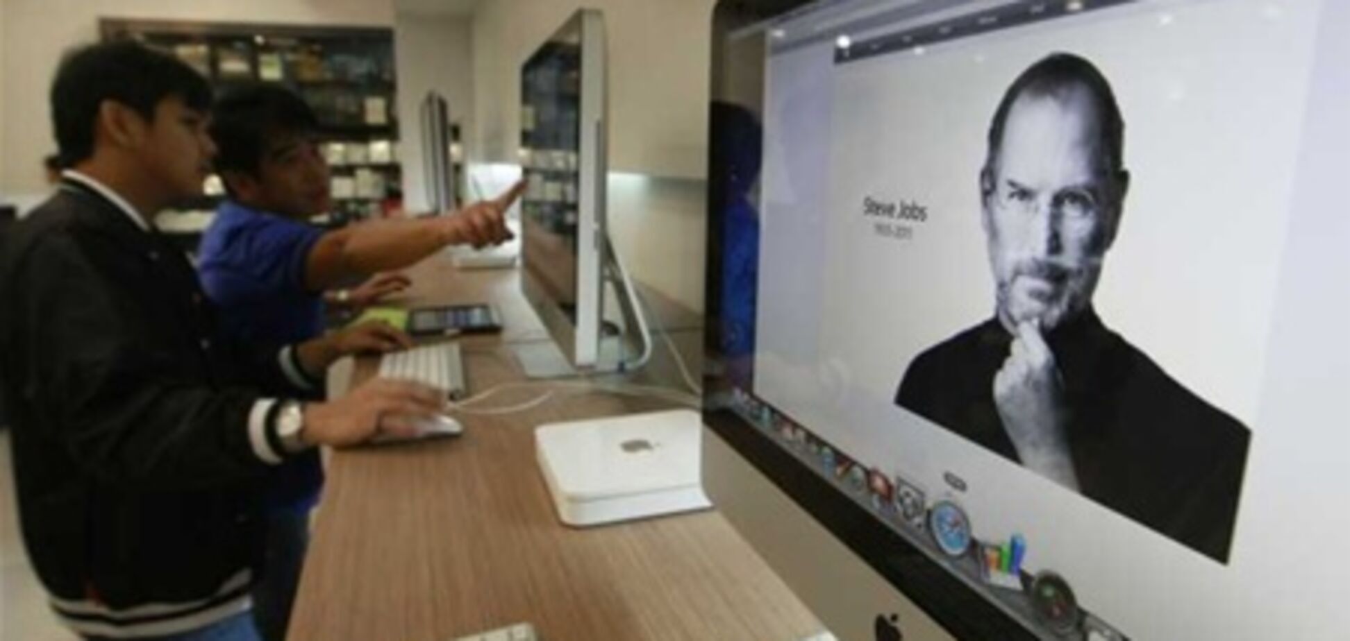 В Facebook появились мошенники, использующие имя Джобса