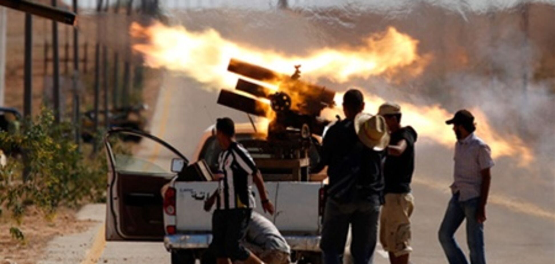 Повстанці в Лівії атакують останні осередки опору сил Каддафі