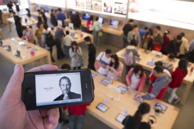 Медики назвали вероятные причины смерти Стива Джобса