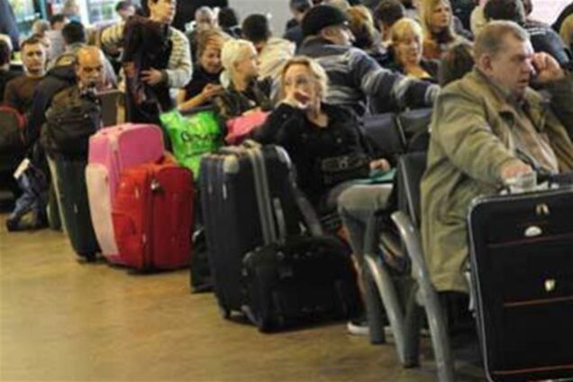 Сімферополь. У зв'язку з відміною рейсів застрягли близько 200 пасажирів